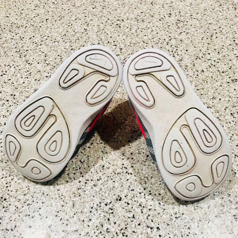 Nike’s - Picture 5 of 5